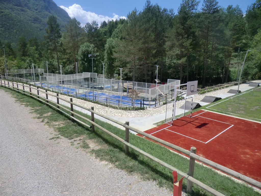 Camping L'Espelt La Pobla de Lillet Eksteriør billede