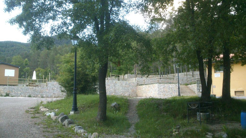 Camping L'Espelt La Pobla de Lillet Eksteriør billede